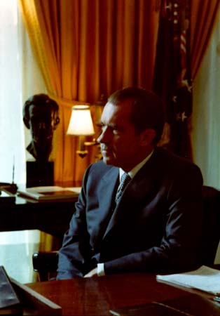 nixon.jpg (22001 bytes)